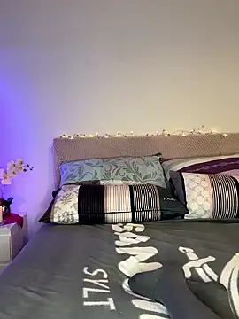 OCTAPUSSY2000 online show from 7, 1, 2026