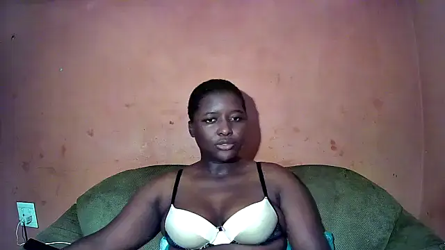 Snapshot of sexyhips2001 chatting on 7, 3, 2025 sexyhips2001 online show from 7, 3, 2025