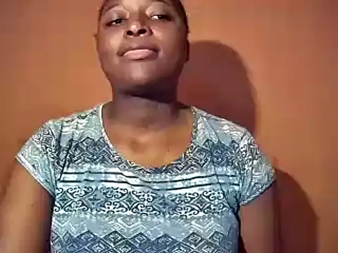 Snapshot of sexyhips2001 chatting on 17, 10, 2025 sexyhips2001 online show from 17, 10, 2025