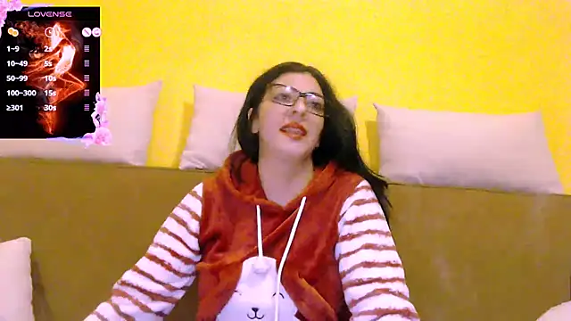 Snapshot of Alina_eve chatting on 2, 10, 2025 Alina eve online show from 2, 10, 2025
