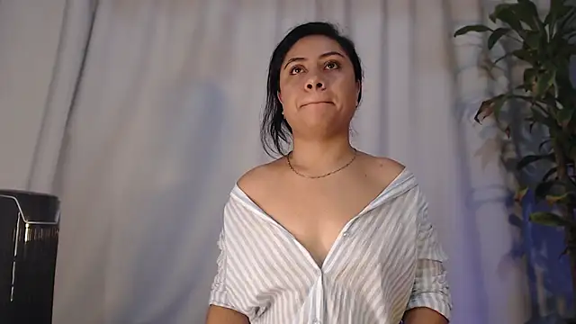 fernandaqueens online show from 13, 3, 2025