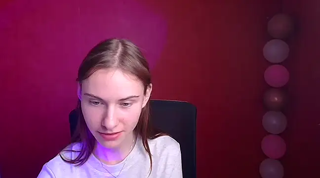 Fiona Night online show from 5, 3, 2025