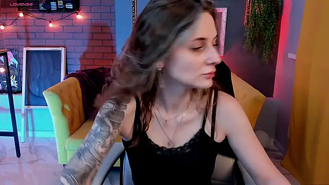 OliviaMcClean online show from 6, 11, 2025