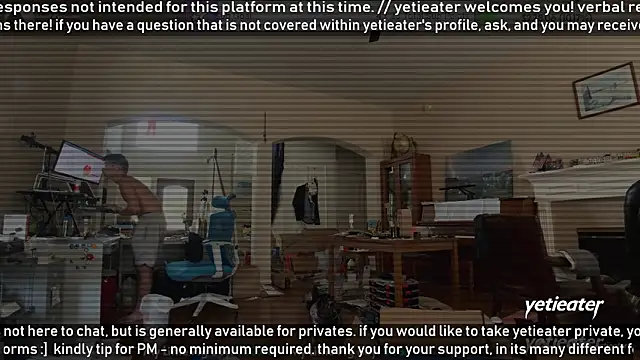 Snapshot of yetieater chatting on 7, 7, 2026 yetieater online show from 7, 7, 2026