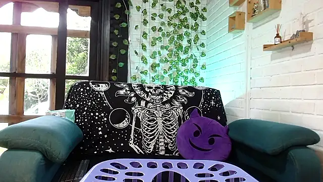 LiraSonnett online show from 14, 1, 2026