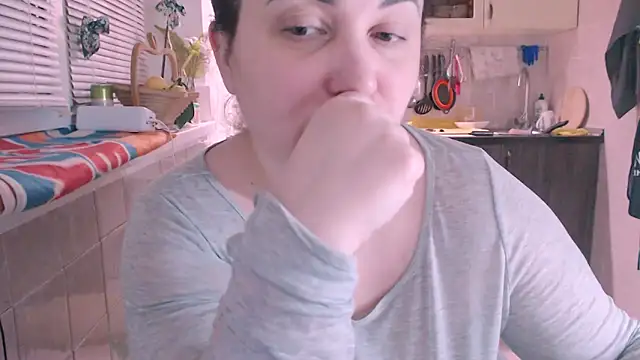 SoftLia online show from 1, 2, 2025