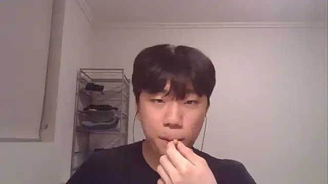 Snapshot of sdamvo2 chatting on 7, 3, 2025 sdamvo2 online show from 7, 3, 2025