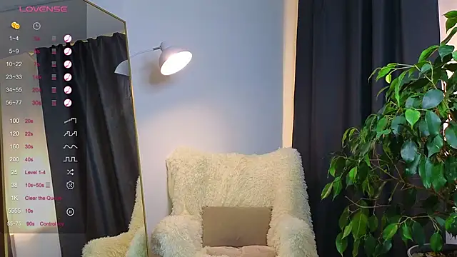 Snapshot of christie_luv chatting on 13, 3, 2025 christie luv online show from 13, 3, 2025