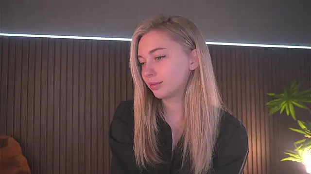 Snapshot of christie_luv chatting on 27, 9, 2025 christie luv online show from 27, 9, 2025