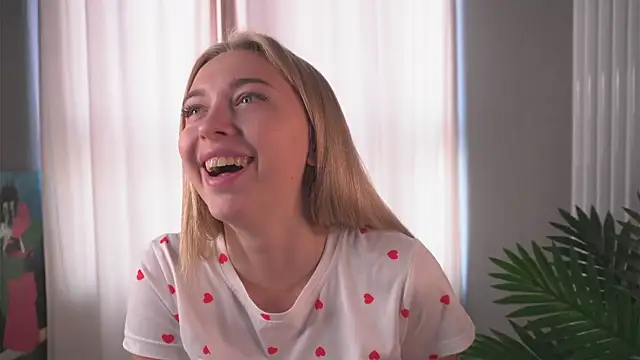 Snapshot of christie_luv chatting on 3, 10, 2025 christie luv online show from 3, 10, 2025