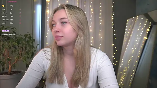 Snapshot of christie_luv chatting on 13, 1, 2026 christie luv online show from 13, 1, 2026