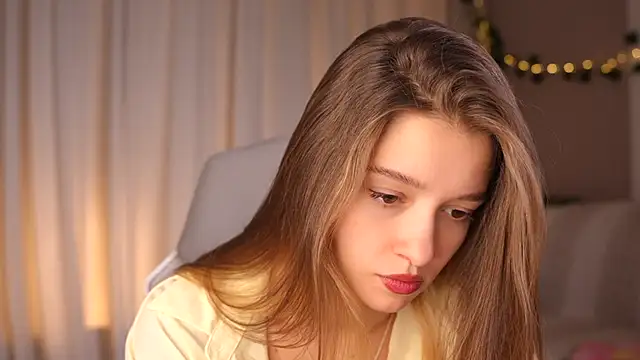 Snapshot of UdelaHathorne chatting on 16, 10, 2025 UdelaHathorne online show from 16, 10, 2025