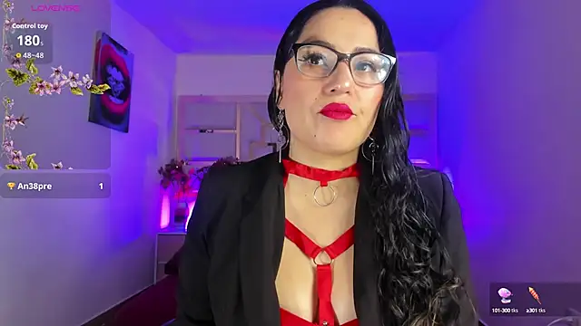 Snapshot of tamara_rouse1 chatting on 3, 10, 2025 tamara rouse1 online show from 3, 10, 2025