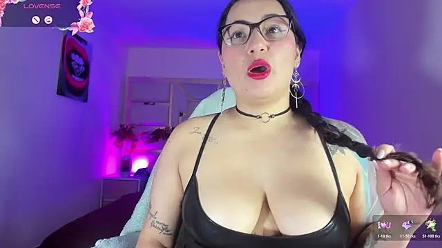 Snapshot of tamara_rouse1 chatting on 15, 12, 2025 tamara rouse1 online show from 15, 12, 2025