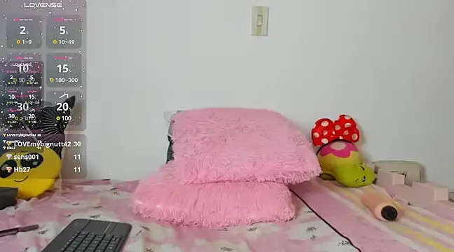 SusanSimpson16 online show from 9, 3, 2025