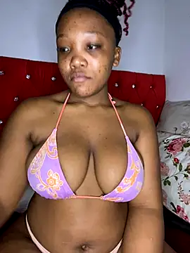 Snapshot of Beyoncex05 chatting on 3, 10, 2025 Beyoncex05 online show from 3, 10, 2025