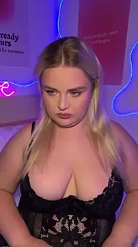 Snapshot of April_Vancee chatting on 6, 7, 2026 April Vancee online show from 6, 7, 2026