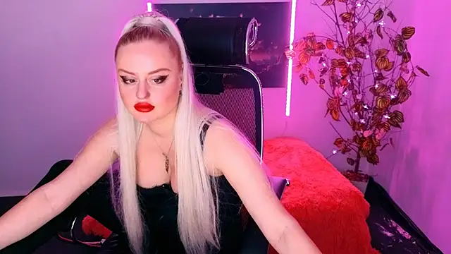 Snapshot of Miss_Alice_Silver chatting on 26, 10, 2025 Miss Alice Silver online show from 26, 10, 2025