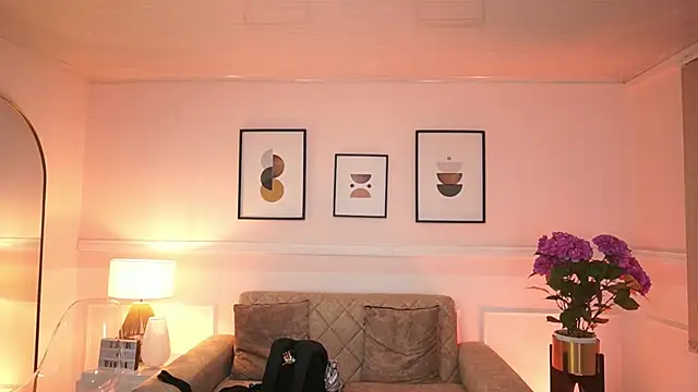 JulesBenett online show from 10, 10, 2025