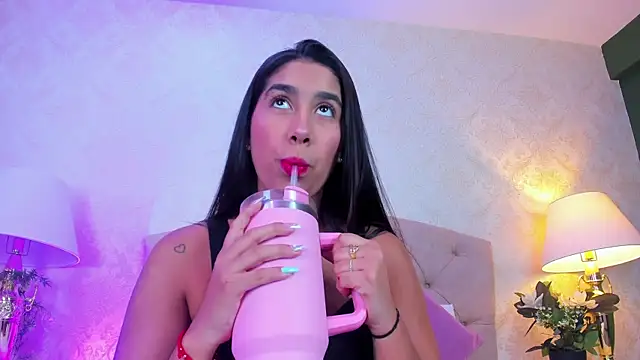 Mia Montess online show from 11, 4, 2026