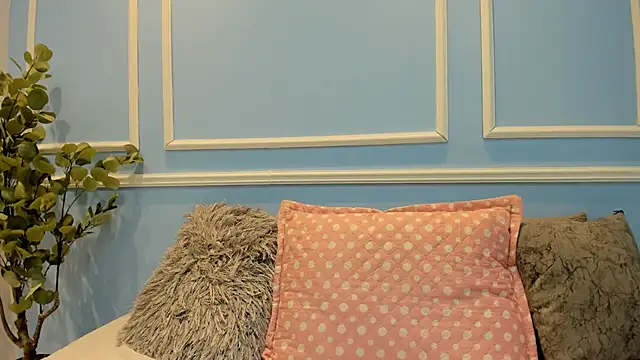 Lucy Canel online show from 2, 10, 2025