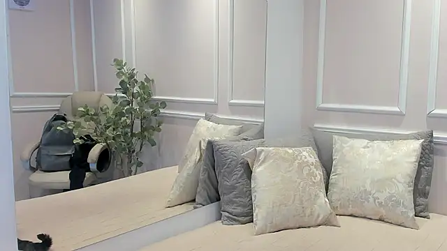 Lucy Canel online show from 23, 2, 2026