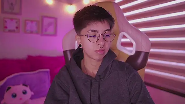 tommy blue online show from 17, 4, 2026