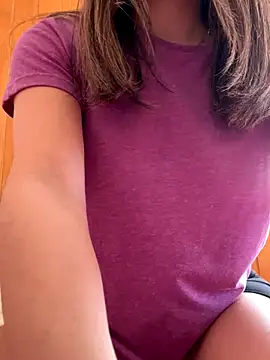 Snapshot of floooohv chatting on 11, 10, 2025 floooohv online show from 11, 10, 2025