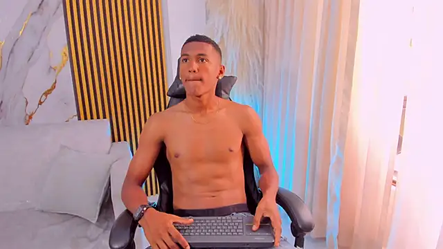 Snapshot of LexiAndDeker chatting on 6, 10, 2025 LexiAndDeker online show from 6, 10, 2025