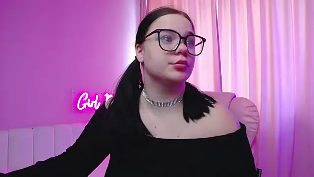 Eliss Shyyo online show from 4, 3, 2025