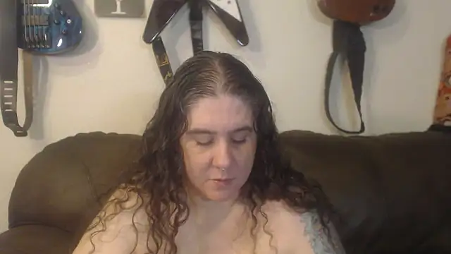 Dreaming Of Blue online show from 9, 3, 2025