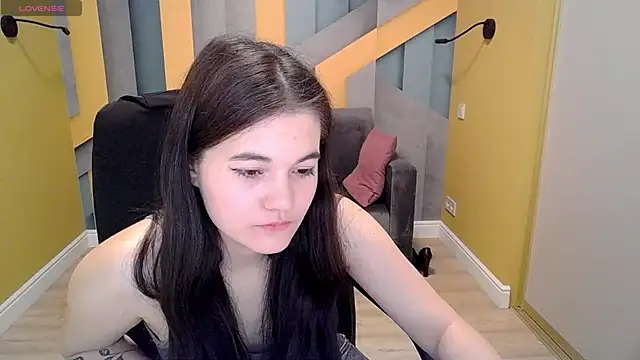 Snapshot of ElinaMils chatting on 7, 3, 2025 ElinaMils online show from 7, 3, 2025