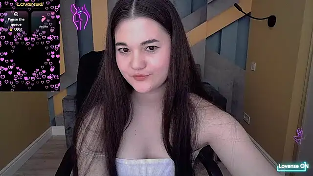 Snapshot of ElinaMils chatting on 17, 11, 2025 ElinaMils online show from 17, 11, 2025