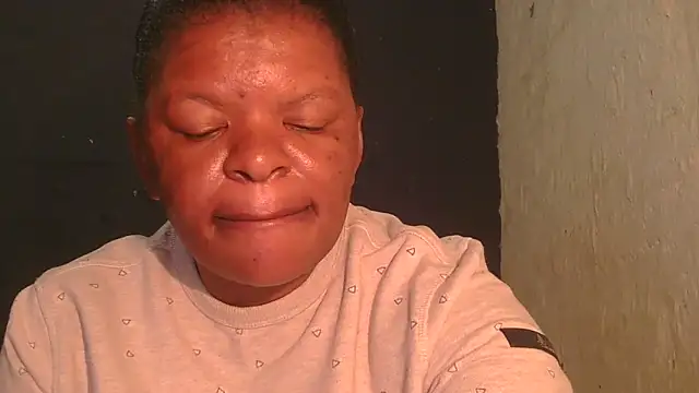 Snapshot of ebony_rose11 chatting on 30, 10, 2025 ebony rose11 online show from 30, 10, 2025