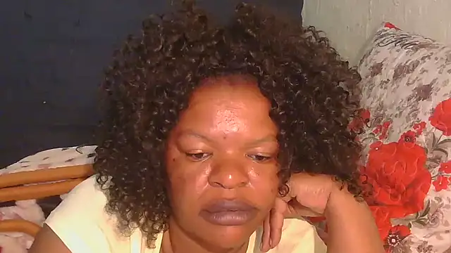 Snapshot of ebony_rose11 chatting on 18, 11, 2025 ebony rose11 online show from 18, 11, 2025