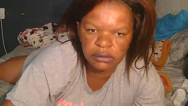 Snapshot of ebony_rose11 chatting on 16, 12, 2025 ebony rose11 online show from 16, 12, 2025