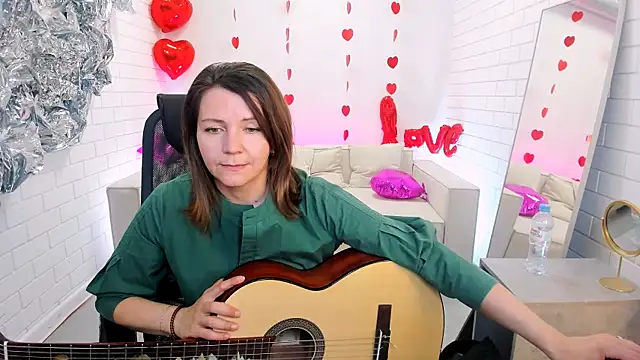 NicoleHitman online show from 10, 3, 2025