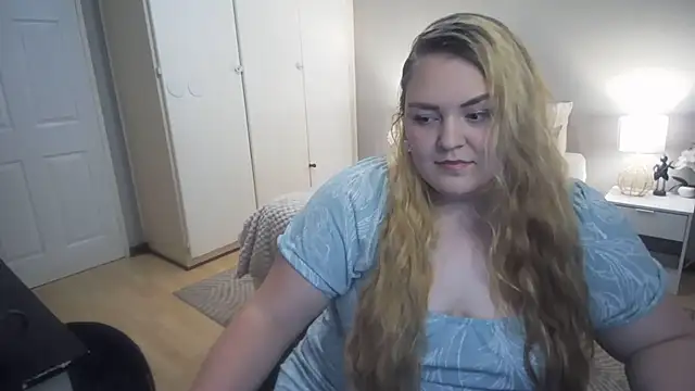 Snapshot of Neytjie chatting on 20, 11, 2025 Neytjie online show from 20, 11, 2025