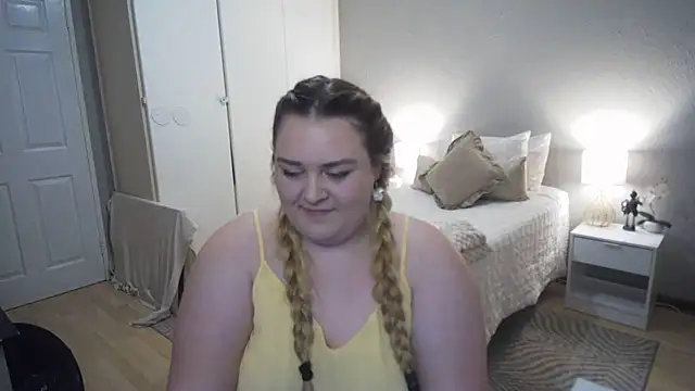 Snapshot of Neytjie chatting on 28, 11, 2025 Neytjie online show from 28, 11, 2025