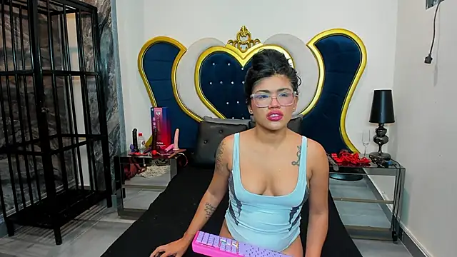 Snapshot of NovaMichel chatting on 21, 10, 2025 NovaMichel online show from 21, 10, 2025