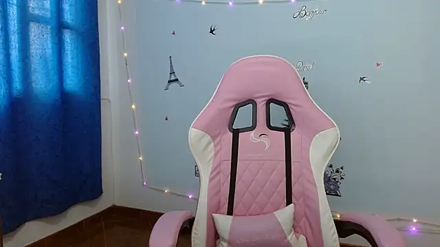 nanis milf online show from 17, 4, 2026