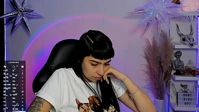 Saraa Desiree online show from 7, 3, 2025