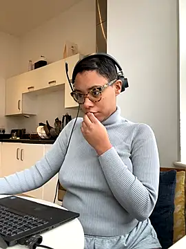 Snapshot of Melia_Rayne chatting on 19, 11, 2025 Melia Rayne online show from 19, 11, 2025