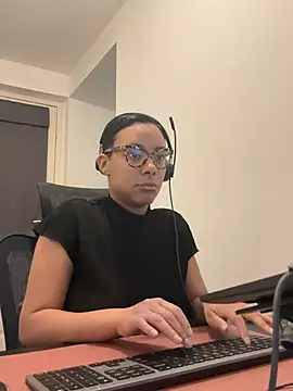 Melia Rayne online show from 27, 2, 2026