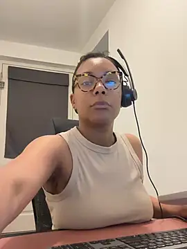 Melia Rayne online show from 16, 4, 2026