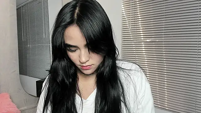 Snapshot of elaia_muller_ chatting on 28, 11, 2025 elaia muller online show from 28, 11, 2025