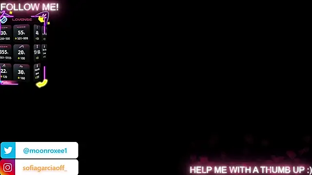 Snapshot of Moonroxe_ chatting on 8, 10, 2025 Moonroxe  online show from 8, 10, 2025