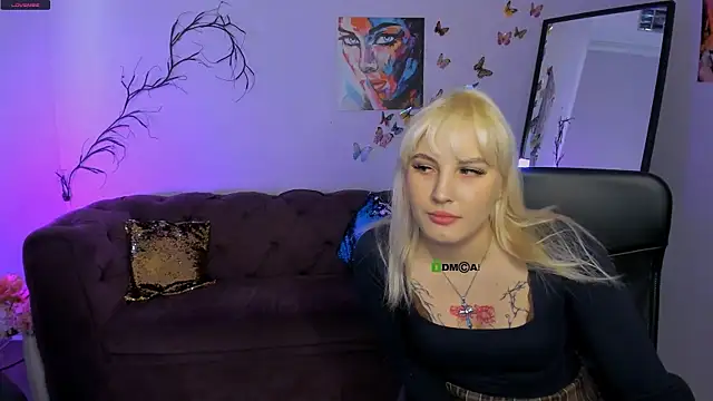 Snapshot of kiki_swan chatting on 12, 1, 2026 kiki swan online show from 12, 1, 2026