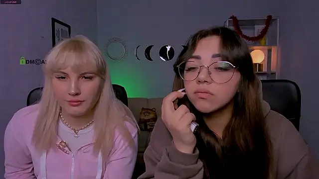 Snapshot of kiki_swan chatting on 2, 2, 2026 kiki swan online show from 2, 2, 2026