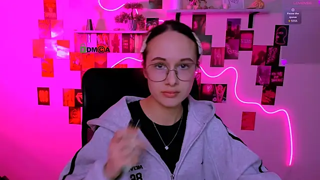 mona cloud online show from 25, 4, 2026